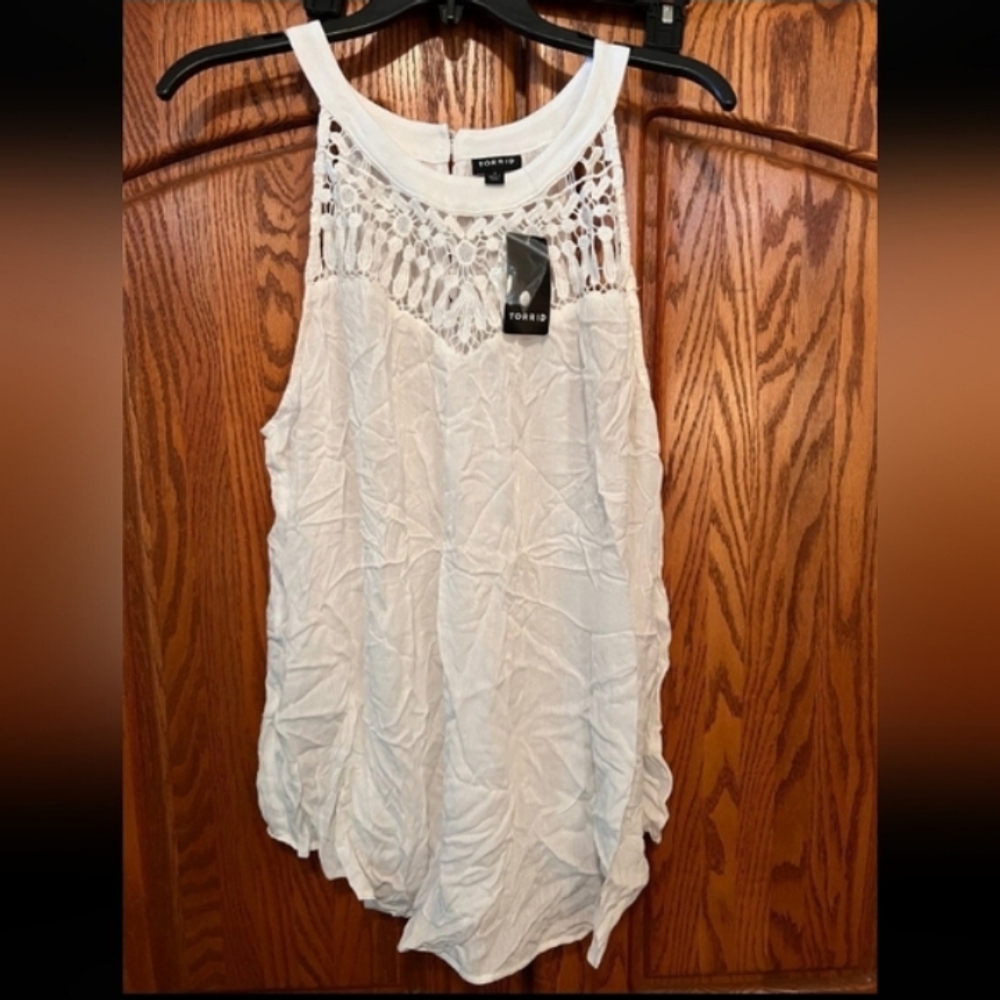 Torrid Lace Tank Top -Size 1. NWT